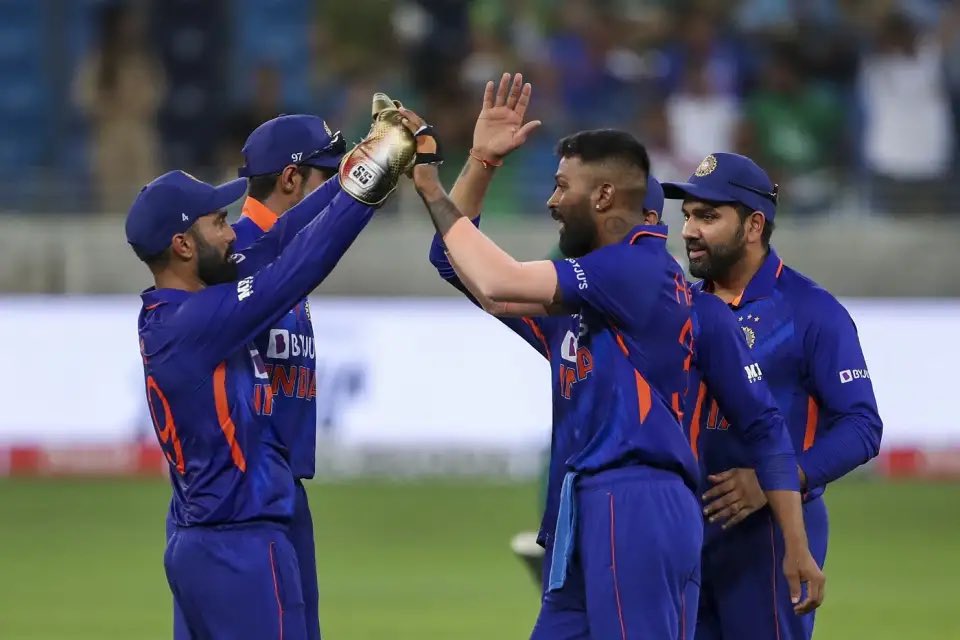 darya_ganj's tweet photo. @manishseth @Anurag_Office Commendable Performance #TeamIndia @BCCI @JayShah @SGanguly99 https://t.co/CBNJU0MtdG