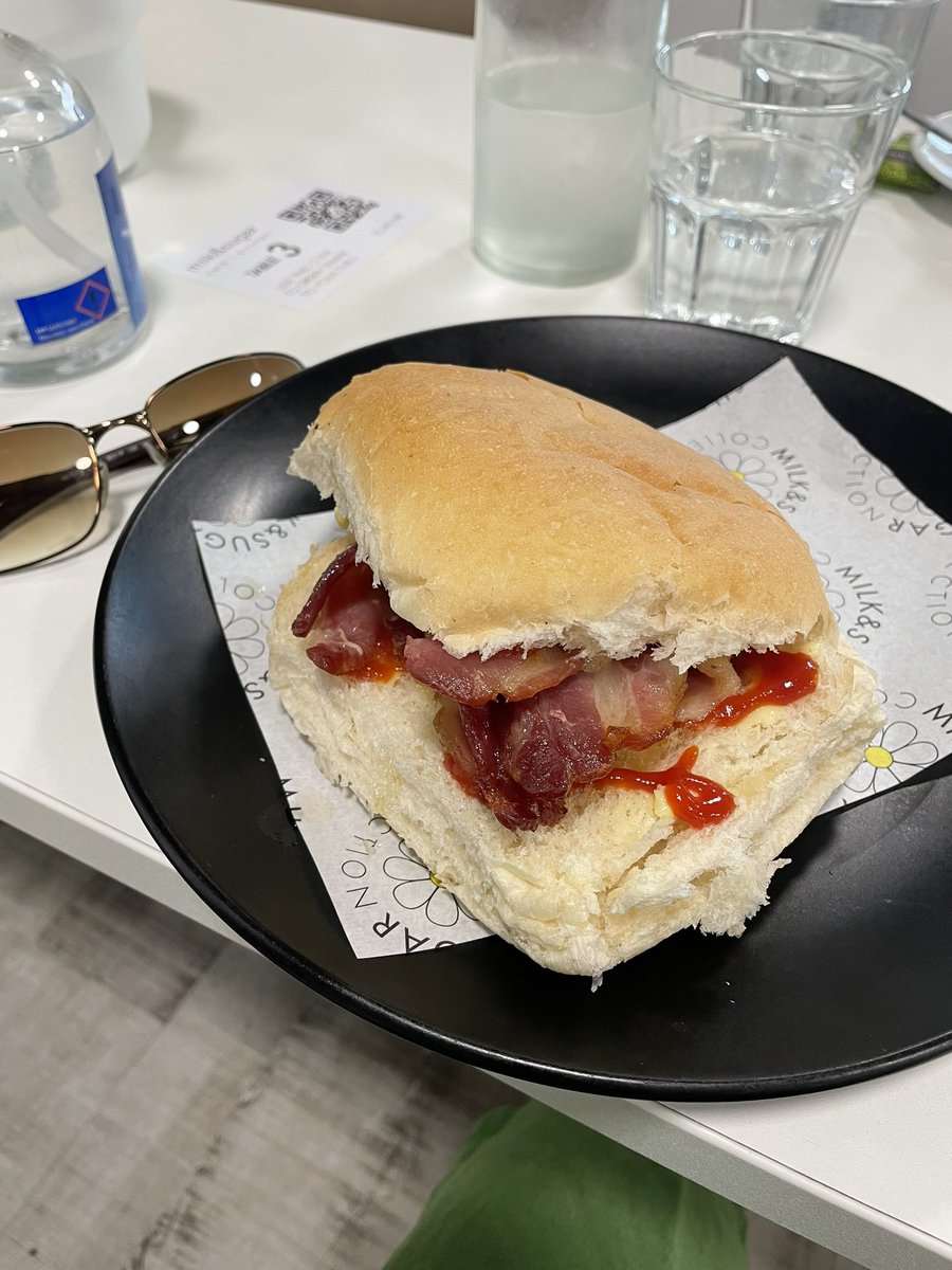 Love the breakfast <a href="/milkandsugarcdf/">Collection | milk&sugar</a>  the staff are so lovely 😊 #Easternbusinesspark #oldstmellons #BankHolidayWeekend #cardff #WALES #Mondayvibes