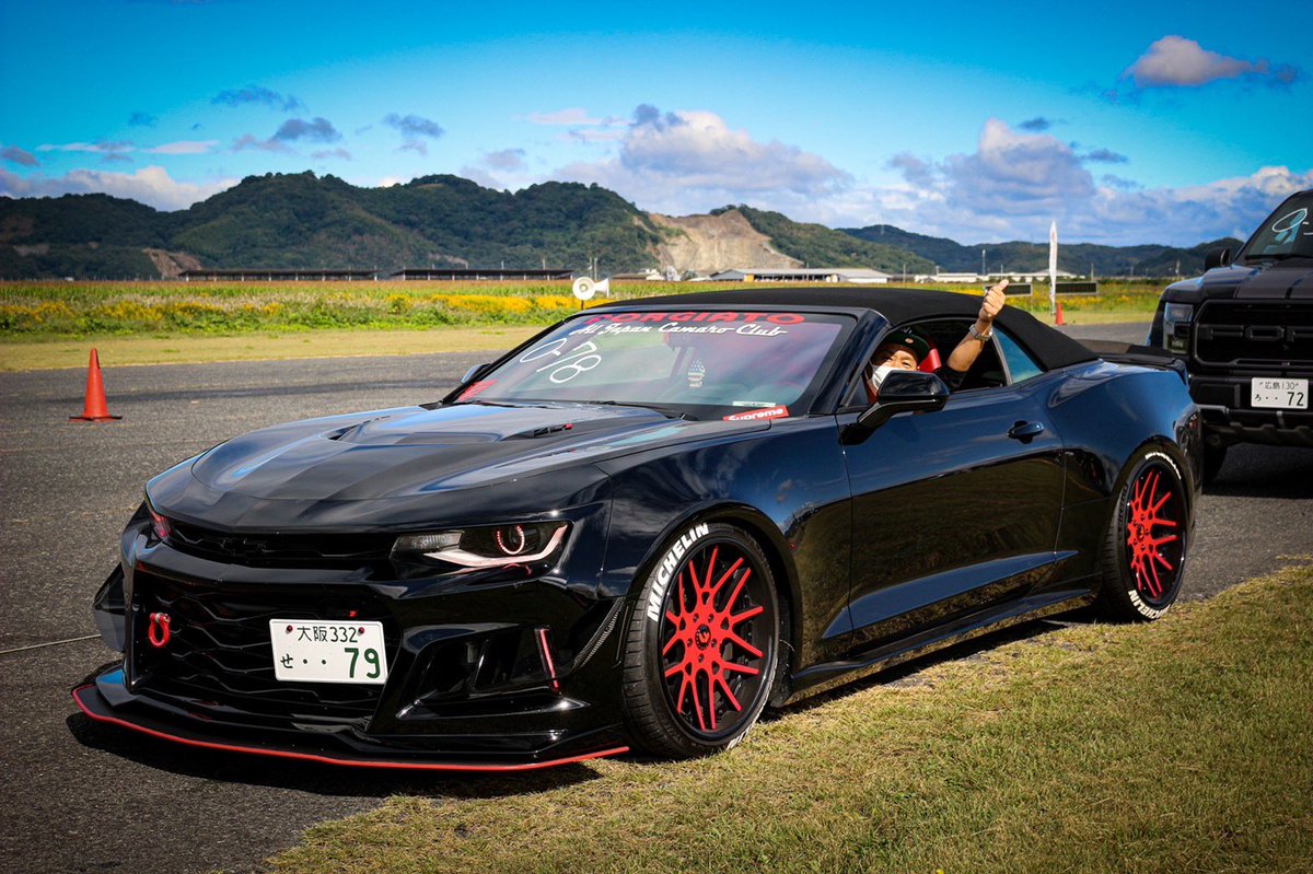 ArKzDZCVgK48oOQ's tweet photo. 今年こそ頑張る‼︎
前夜祭で皆んなに毒盛ります😊
#camaro #ajcc #forgiato #recaro #アメ車 #ドラパ #dragparty https://t.co/2uX0BRPLAh
