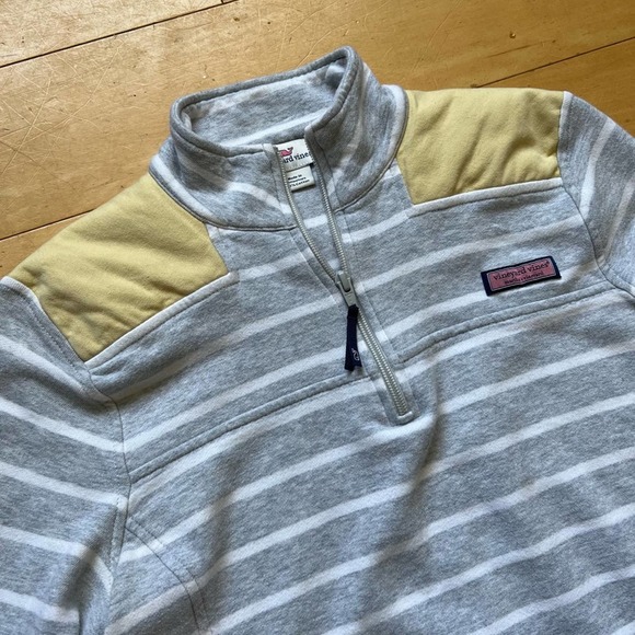 SandraGillett10's tweet photo. So good I had to share! Check out all the items I'm loving on @Poshmarkapp #poshmark #fashion #style #shopmycloset #vineyardvines #etienneaigner #modaluxe: https://t.co/qbTrNC2TyY https://t.co/ABKb9B9ij4