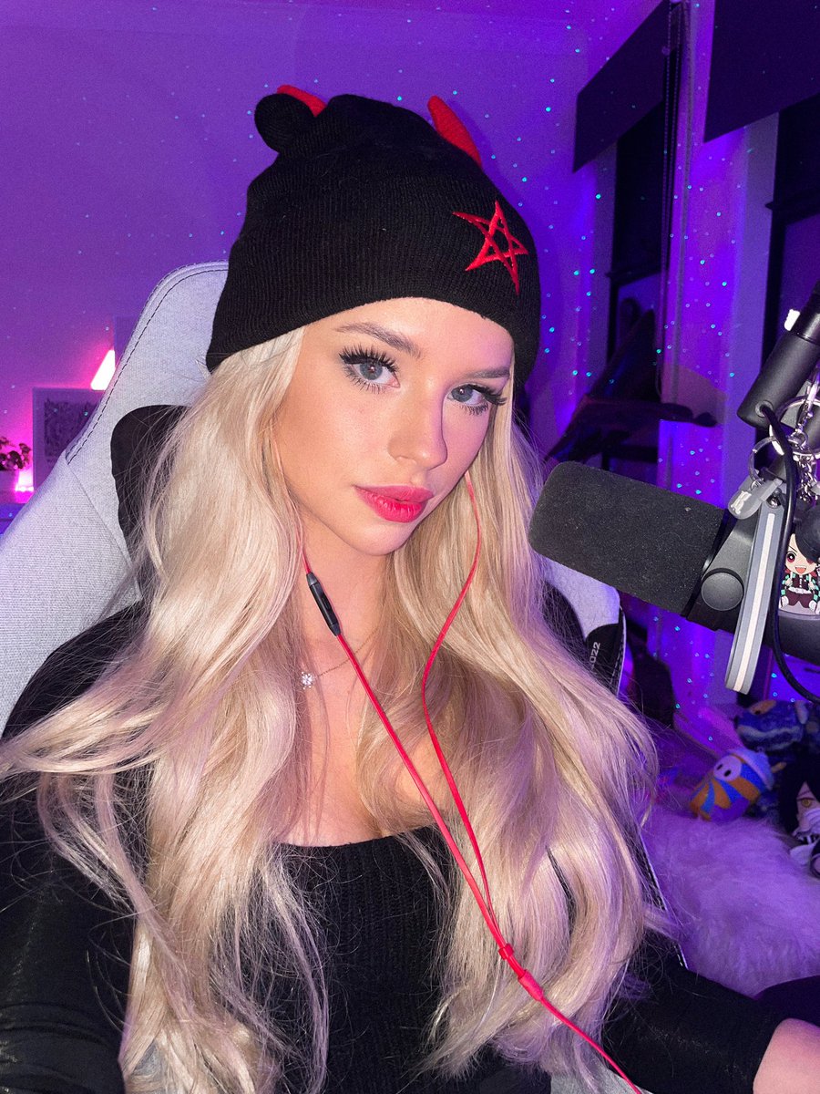 𝕭𝖊𝖗𝖙𝖎𝖈𝖚𝖘𝖘 (@Britnyellen) / Twitter