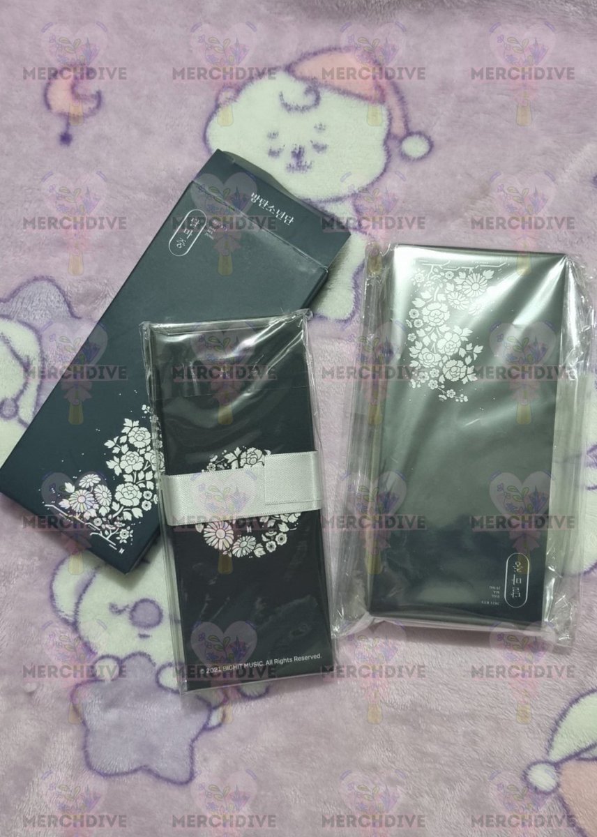 MerchDive's tweet photo. WTS/LFB For Sale 
#BTS #Dalmajung FOLDED PHOTO
NIGHT VERSION, brand new
2 pcs available
Buy from this post to avail of special price 
PAY only P 1,000.00 inclusive of GGX SF anywhere w/in MANILA
+ 100 for non-Manila residents
+ ISF for intl buyers
DM/comment to buy/claim 😊 https://t.co/VIieYoMMlb