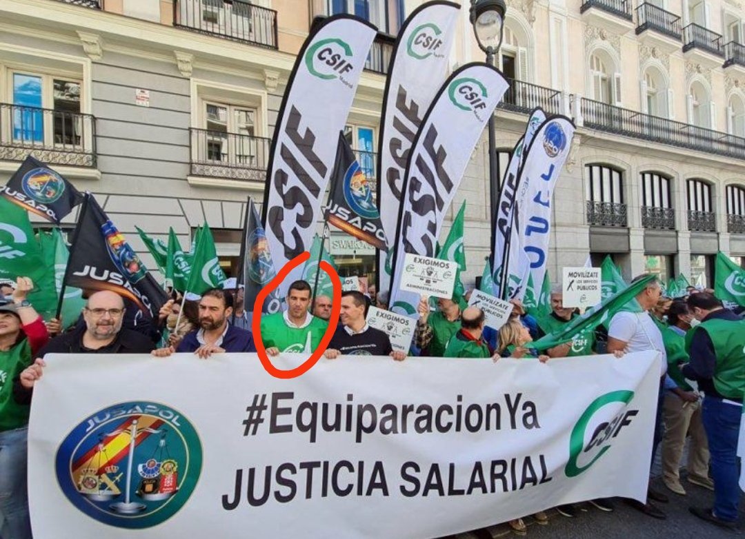 Dartio3's tweet photo. @leydecuentos @AcaipSindicato @ugt @Haciendagob Tampoco olvidar otra pata banco q supuestamente sostiene el "conflicto colectivo" d chufla @CSIFPRISIONES y su presidente q imagen y semejanza del watusi aspira sentarse en misma Mesa #AGE y se apunta manifas q defienden subida💵 para #AGE pq en #sosprisiones ya nos llega. https://t.co/4dsPLHXx9l