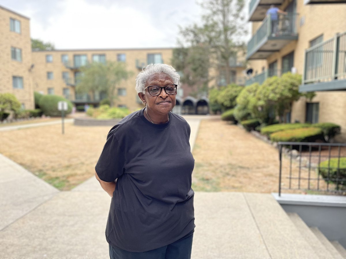 sweetadelinevt's tweet photo. Annie Gordon, 71, wishes a law that would allow a nonprofit to buy her building had passed. Because her building was sold to a private buyer in 2019, she had to get a job at Walmart to pay hundreds of dollars more a month in rent.
https://t.co/cL9Zo5eFhJ https://t.co/2ijQVha4WG