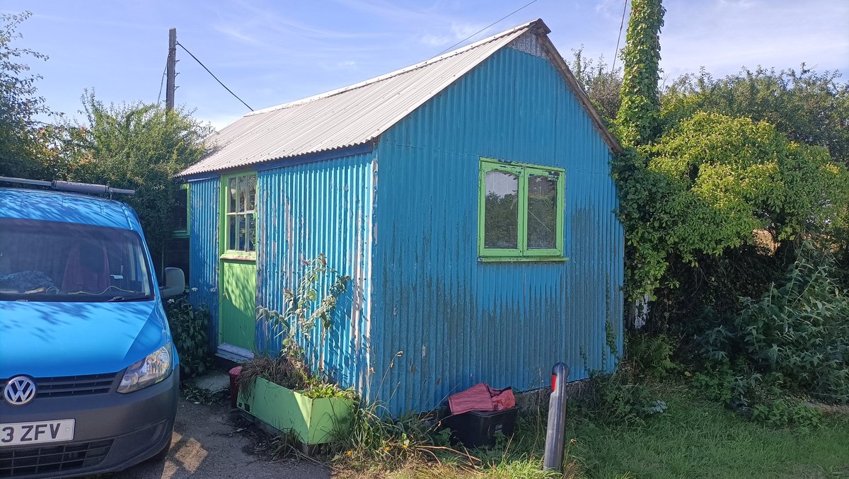 BurkhardRichard's tweet photo. Complete coincidence chancing on @CatrinaWriter's lovely tin shed on our way from #sennencove to #stlevan #cornwall https://t.co/9CwKiiyjNY