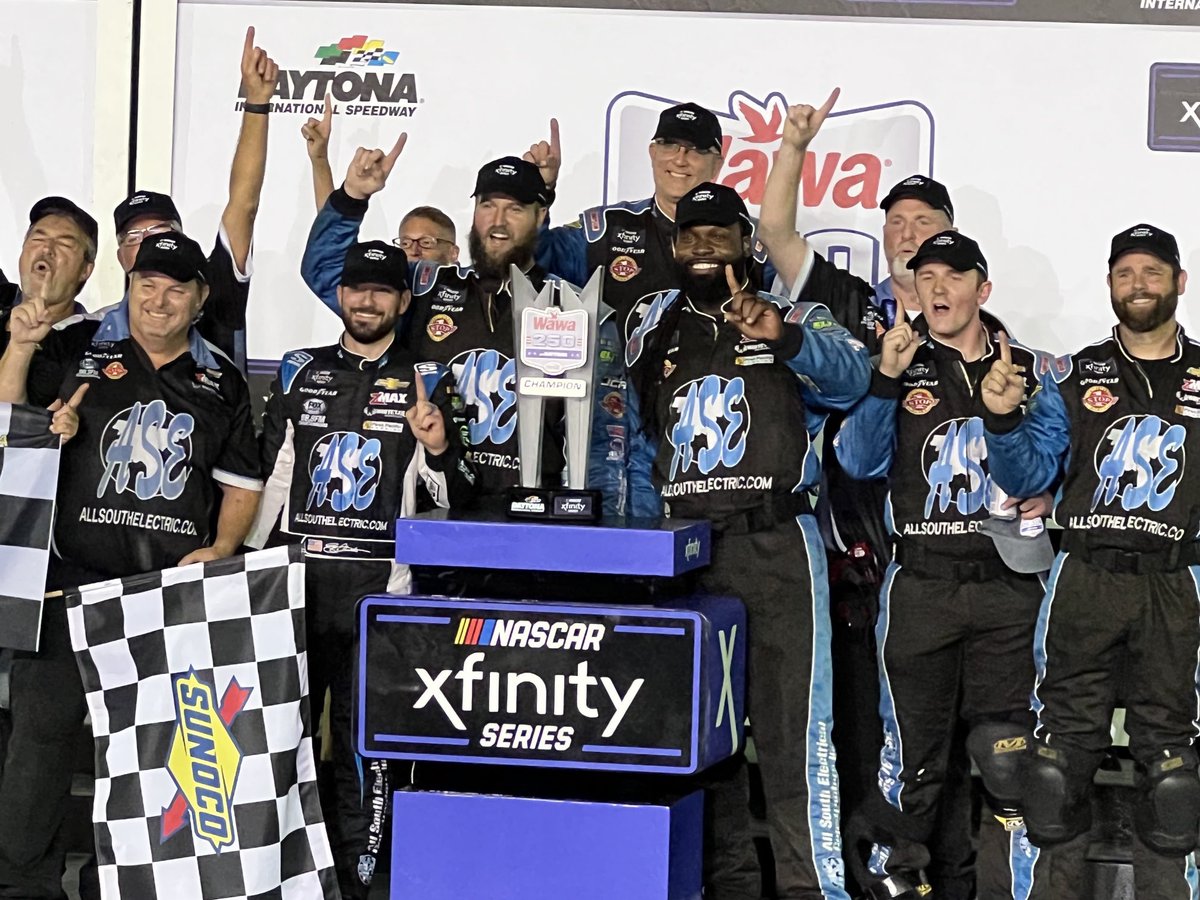 Glad to be apart of <a href="/JClements51/">Jeremy Clements</a> <a href="/JCR_Clements51/">JeremyClementsRacing</a> win in Daytona 🔥🔥🔥