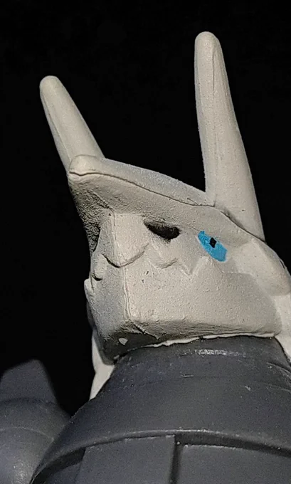 いつの間にかボスゴドラ発売されてて焦った…!閉口時の顎の重ね具合がちゃんとしてて感動している。口が開いてる方のは立体ポケモン図鑑の肩パーツ塗り違いのそれ 