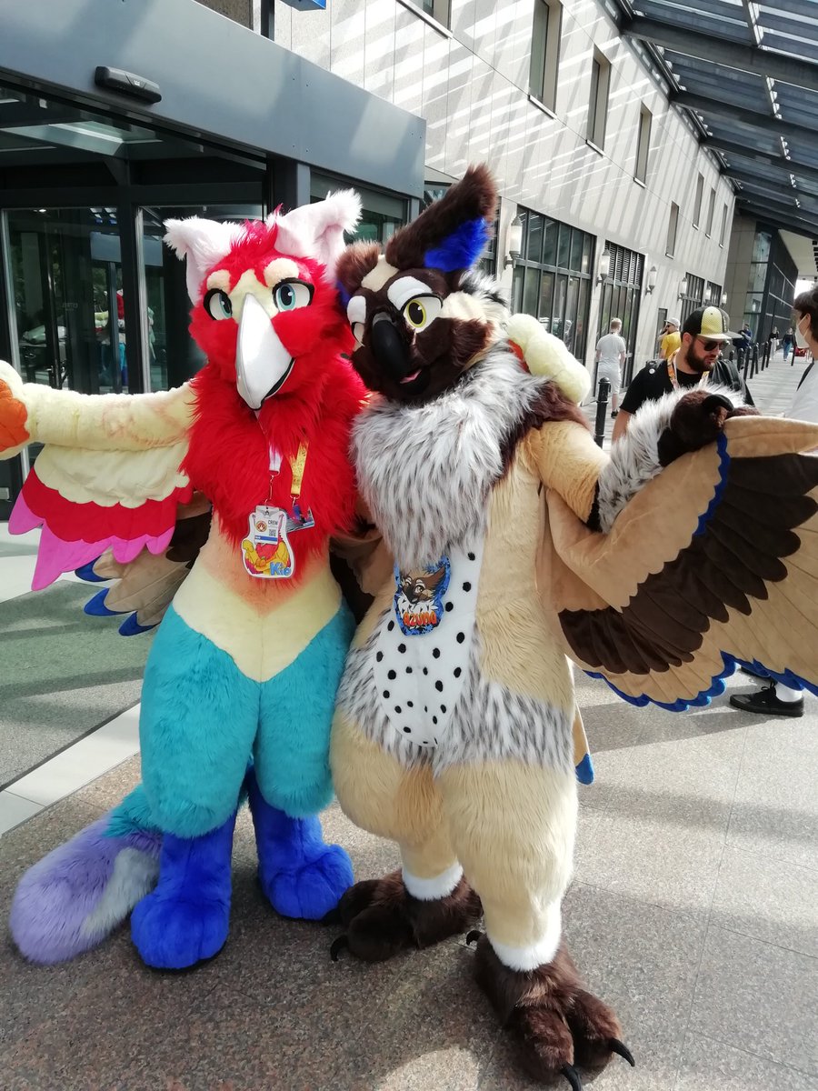 ArkaKio's tweet photo. #Eurofurence is over, everyone's going home but I bet the majority had a wonderful time there. At least that's what I can say for myself. I even met a fellow #CFStudios suiter. Thanks everyone for the great time and all the compliments I have received! https://t.co/Sw6NqtvZ1x