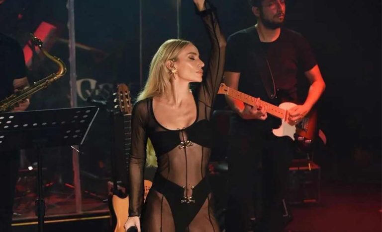 Gülşen hakkında ev hapsi şartıyla tahliye kararı verildi.

Gözdağı ve baskılarla özgürlüklerimizden vazgeçmeyeceğiz. Gülşen tamamen serbest bırakılacak, konserlerine özgürce devam edecek.