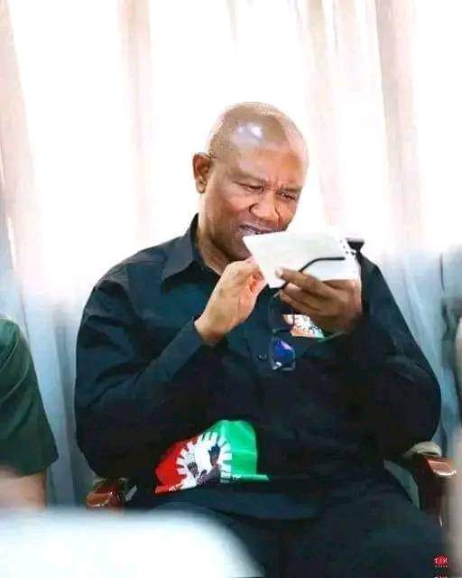 Behltz_nhotes's tweet photo. Imagine Peter Obi going through 2024 Aso Rock budget, you will hear:
Bịa, remove this haircut money. Valentine will be helping me with his clippers.
5 billion for food? 😱 Please, we are not running a restaurant here. People should eat at home before coming here. 
Arise tv
Asuu https://t.co/vogQRhby6g