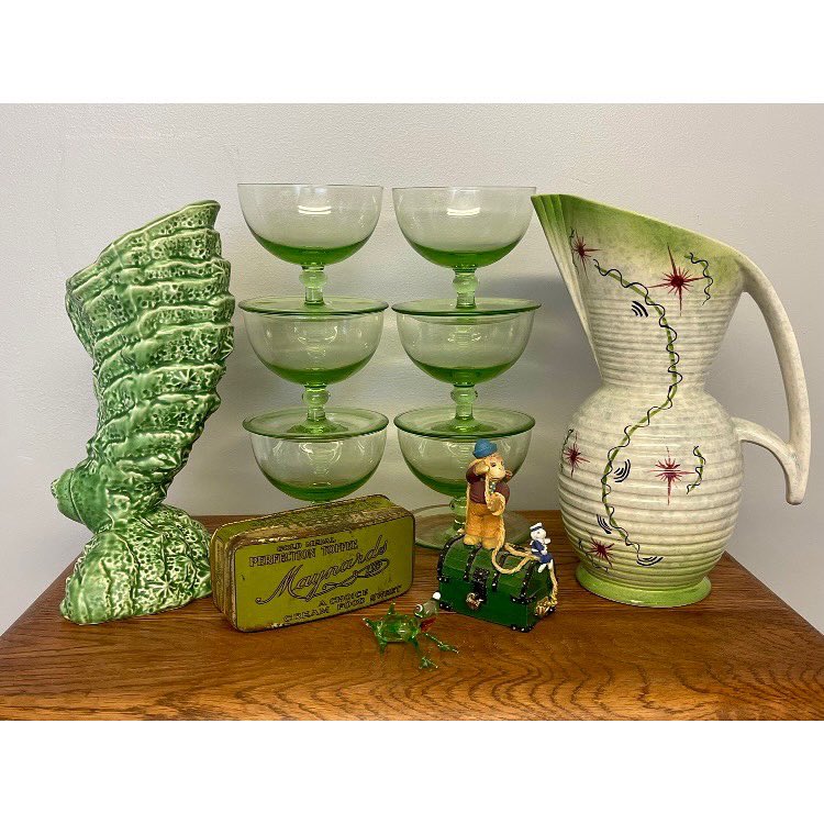 WansteadVintage's tweet photo. Wanstead Vintage returns this Saturday with 2 full halls bursting with authentic affordable vintage ! Early entry is from 9.30am. Here are a few examples of what @the_eclectic_apple_pie will be bringing all the way from Gloucester #wansteadvintage #wansteadvintagefair https://t.co/vbICthE3FI
