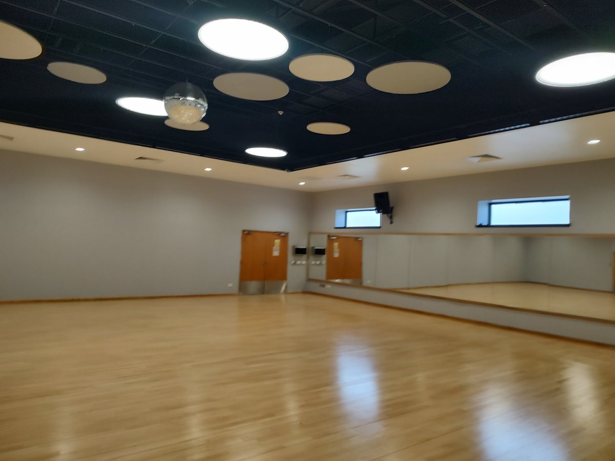 optimusdecor's tweet photo. Some before and after of the woodwork we worked on at Gorbals Dance Studio and Leisure Centre, we loved the beautiful finished look.

#optimusdecorating #woodwork #varnish https://t.co/LbMVxA9nVG