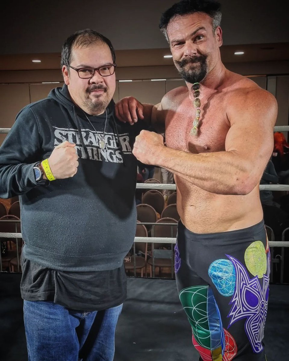 What an absolute surprise to see and meet the amazing @darewolf333 #pjblack aka #justingabriel at @BCWBattleChamp #bcw47 Truly a top bloke - @hampsterrat #Wrestling #prowrestling #wrestlingfan #wrestlingfanboy #fanboy #wwe #wwf #aew #wcw #ecw #nwa #njpw #impact #impactwrestling