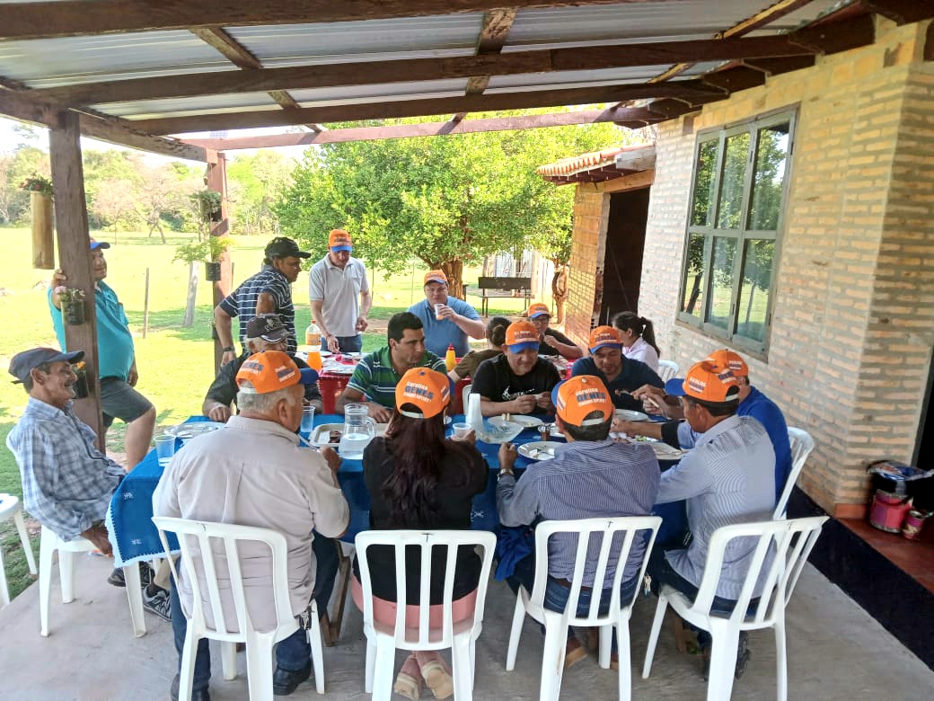 OviedoFidel's tweet photo. #EquipoPais presentó sus proyectos con miras al 2023 en varios distritos de Paraguarí con @DionisioAmarill Candidato a Senador y @JorgeAvalosDip Diputado https://t.co/ouy5ESyom8
