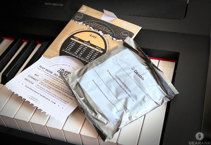 GearankMI's tweet photo. Guitar teacher Alexander Briones has written a detailed review of the D'Addario EJ43 Pro-Arte Classical Guitar Strings:
https://t.co/NHbncs6Elg
@DaddarioandCo #Daddario #EJ43 #DaddarioEJ43 #ProArte #ClassicalGuitarStrings #NylonGuitarStrings https://t.co/a2K2cYt2P6