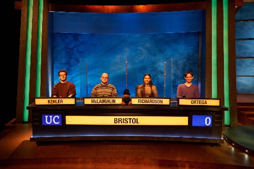 BristolUni's tweet photo. Tune into tonight's #UniversityChallenge to cheer on the brains of #Bristol as we go head-to-head with @durham_uni. 🎓

Bristol kicks of the 52nd series which is #JeremyPaxman's last.

The whole city is behind you. Good luck! 🧠

📅Monday 29 Aug
👀 @BBCTwo 
⏰ 8.30PM https://t.co/19e5PVxHm6