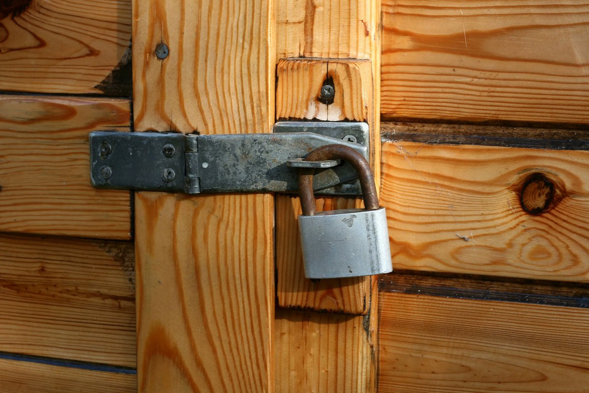 cottagelife's tweet photo. These factors make your cottage a jackpot for off-season thieves
https://t.co/4bBdlEWlRC
#CottageLife #OffSeason #Security #ClosingUp https://t.co/2zRR1z8fis