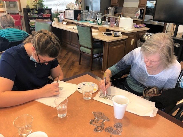 Here comes the sun! 🎶 Menger Springs #AssistedLiving residents had a wonderful time painting #suncatchers to hang on their windows! 🎨 We hope your Monday is off to a bright start! ☀️

#SeniorLiving #SeniorCare #ContinuingCare #AgingServices #ElderlyCare #OlderAdults #latxstrong
