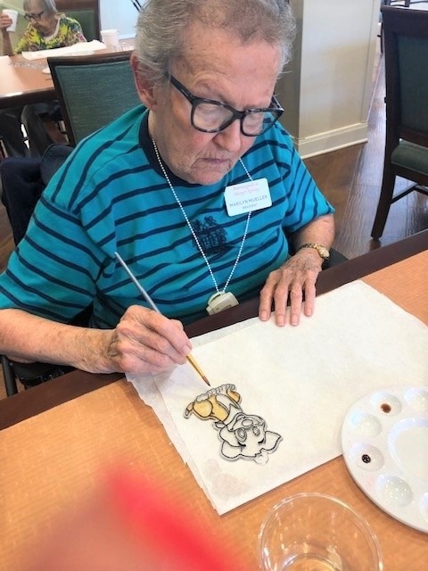 MorningsideM's tweet photo. Here comes the sun! 🎶 Menger Springs #AssistedLiving residents had a wonderful time painting #suncatchers to hang on their windows! 🎨 We hope your Monday is off to a bright start! ☀️

#SeniorLiving #SeniorCare #ContinuingCare #AgingServices #ElderlyCare #OlderAdults #latxstrong https://t.co/LXrihP606l