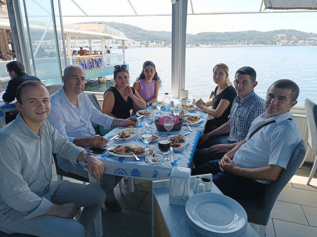 Müdürlüğümüze atanan Şef Recep ÖZEN' e ve askerlik görevini tamamlayarak aramıza dönen Ali Kılbuğa' ya Hoşgeldin dedik. Herkese Hayırlı Haftalar.