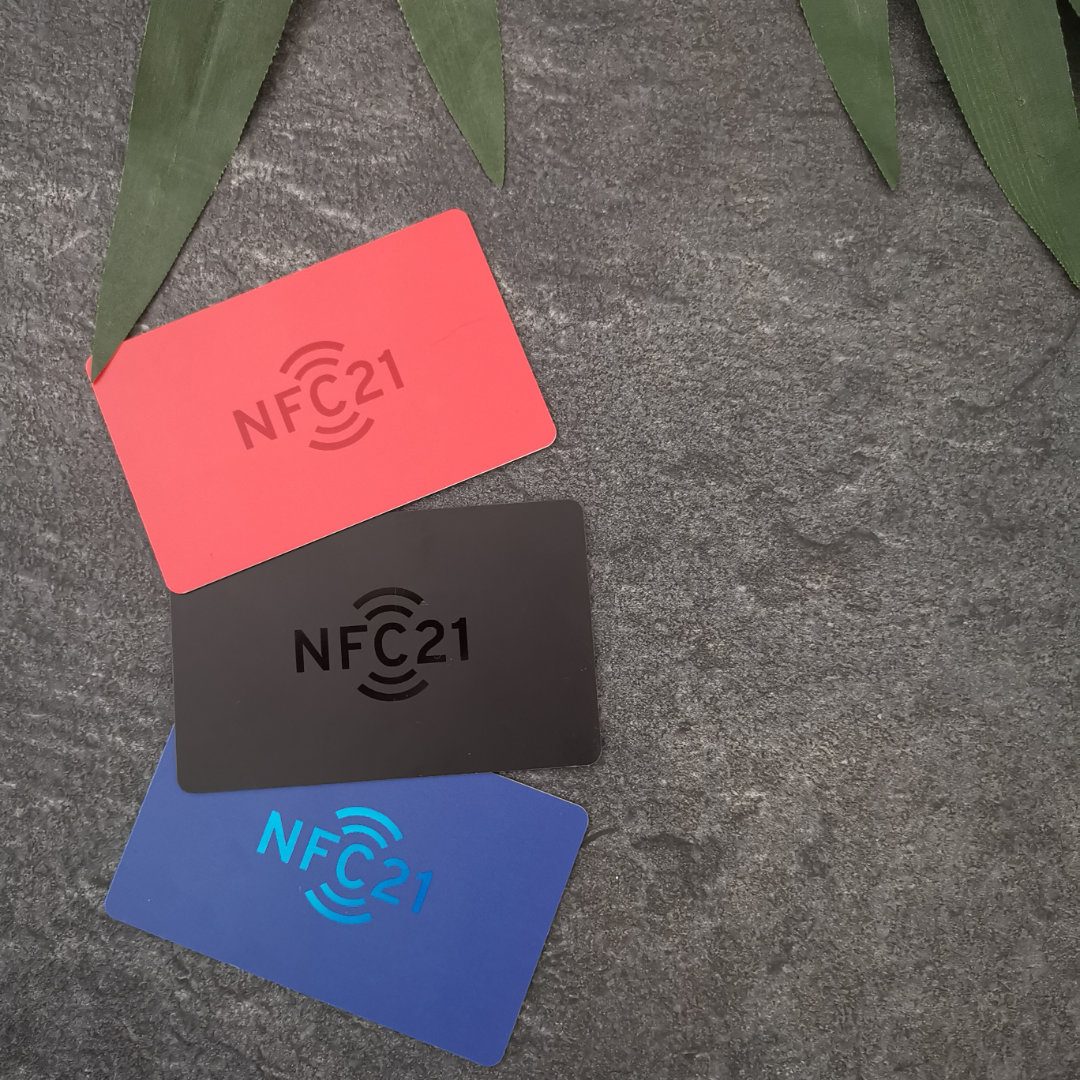 NFCTagShop's tweet photo. Ob als NFC-vCard oder gewöhnliche NFC-Karte – der glänzende Druck auf der matten Karte sieht einfach elegant aus und verleiht eurer Karte das gewisse Etwas!
https://t.co/Dl6AbaoI37
#NFC #Visitenkarten #vCard #businesscard #businesscarddesign #visitenkartendesign https://t.co/VfXJNjmPQ8