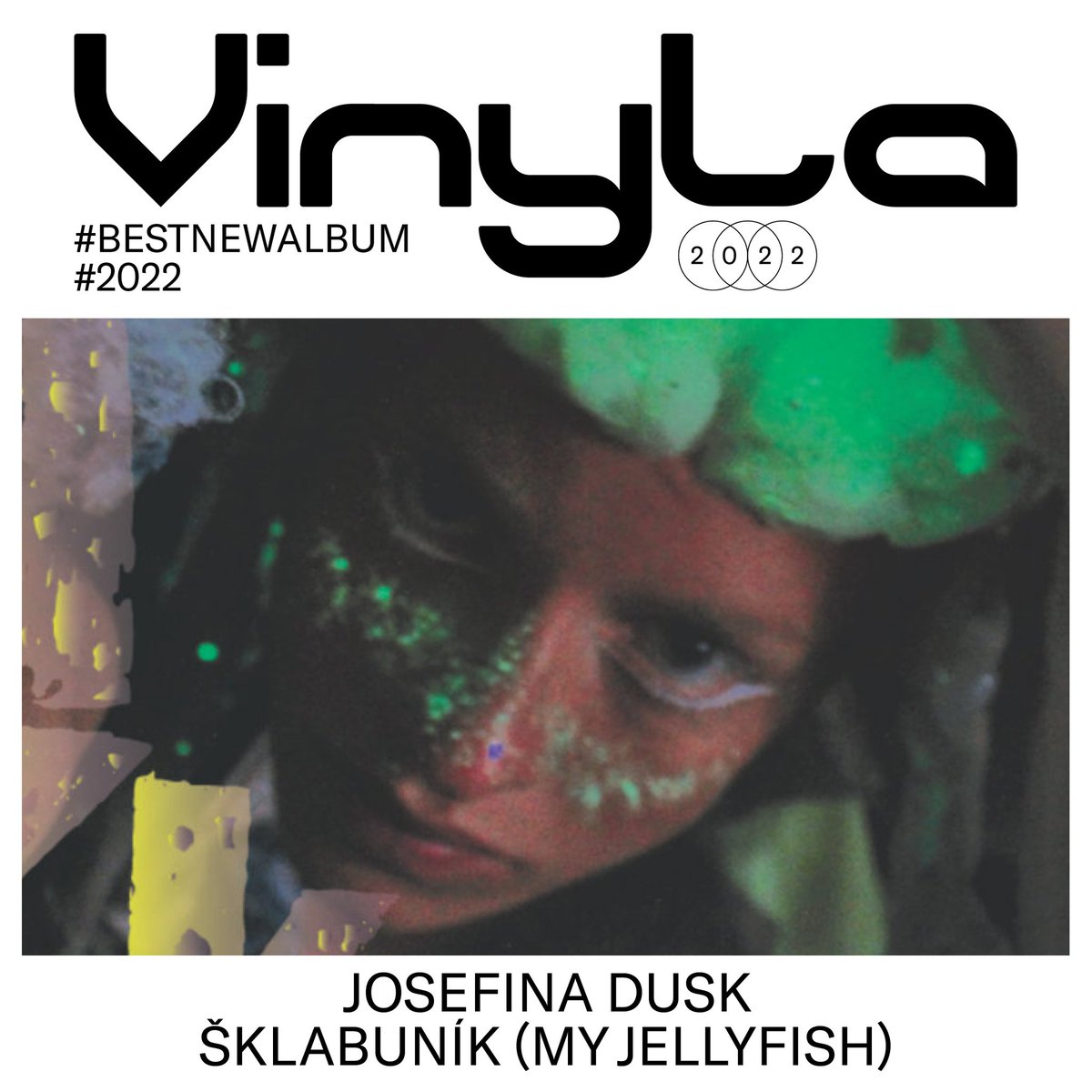 vinylacz's tweet photo. ⚫ DESKA TÝDNE: JOSEFINA DUSK – ŠKLABUNÍK (MY JELLYFISH)
Pěti skladbami probublávají všemožné styly, punkové nasazení se potkává s goticky zastřenými synťáky, to vše v nepřehlédnutelných outfitech a s nenucenou extravagancí. https://t.co/4KjsS4QJKb