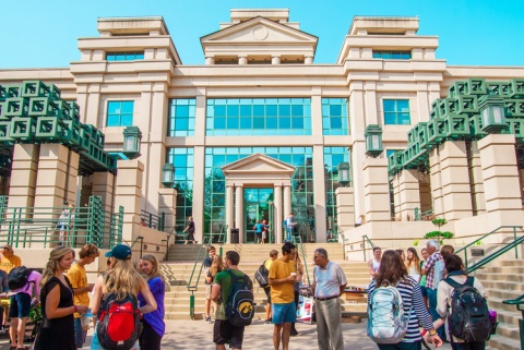 uiowaiiep's tweet photo. The weekend is almost here! #IIEPHawkeyes can find things to do after class like Tippie Fest, today at 3pm on the patio at PBB! Go to https://t.co/CYJMoZgaT0 #events #studentlifeabroad #welcomeback π₯°π€π£πΈπ https://t.co/E839EaVk3R