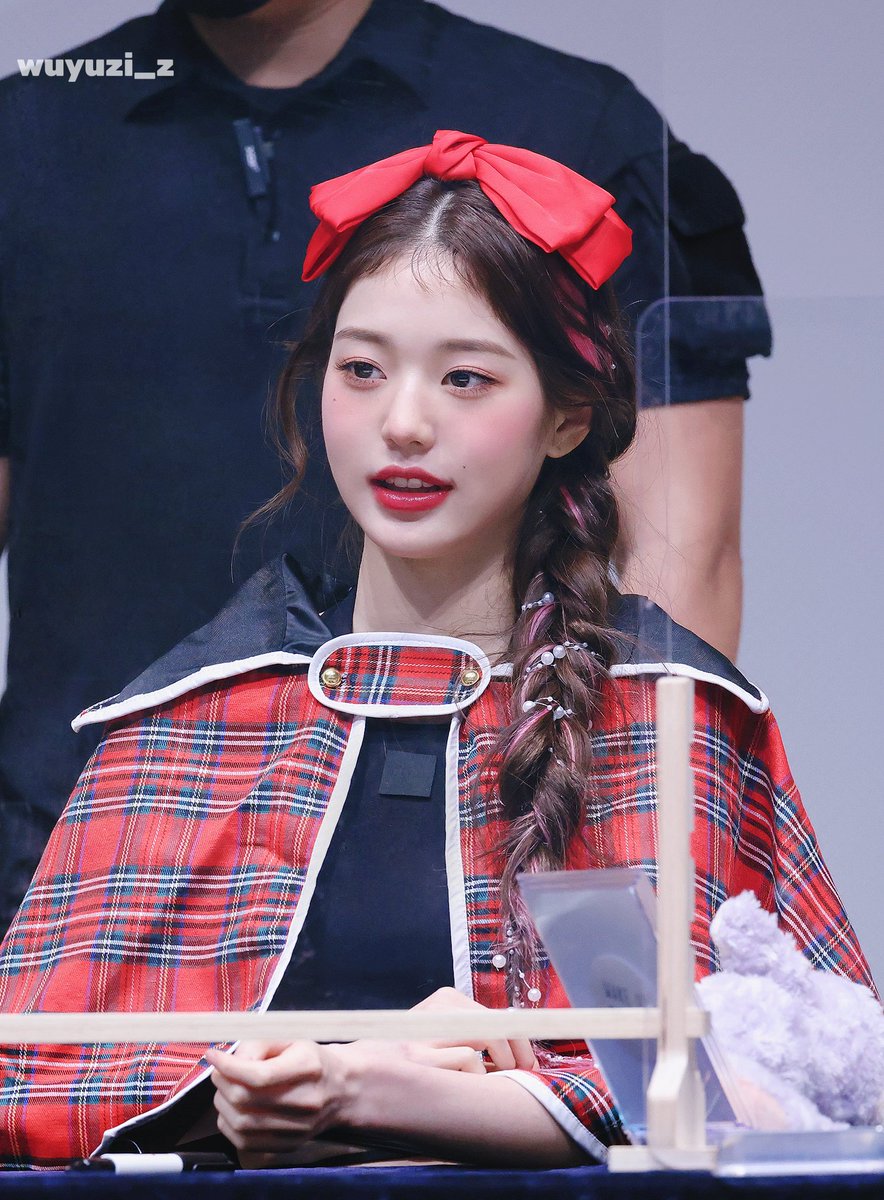 wuyuzi_z's tweet photo. 220828 애플뮤직                                           
🤍Is Wonyoung Snow White or Little Red Riding Hood? ❤️                           ❌ 이차 변경
#IVE #JANGWONYOUNG #장원영 #WONYOUNG #아이브 #원영 
@IVE_twt https://t.co/ZW7Vx3SZKm