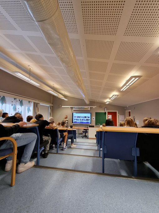 Just had a lecture about streaming in a youth school. Honestly super scary as teenagers give you 0 facial<a href="/tag/smile"class="tags"><span>#smile</span></a><a href="/tag/ootd"class="tags"><span>#ootd</span></a><a href="/tag/redhead"class="tags"><span>#redhead</span></a><a href="/tag/bergen"class="tags"><span>#bergen</span></a>