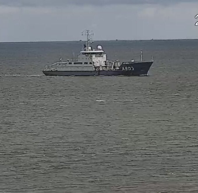 WarshipCam's tweet photo. Royal Netherlands Navy Snellius-class hydrographic survey vessel HNLMS Luymes (A803) coming into Den Helder, Netherlands - August 29, 2022 #hnlmsluymes #a803 https://t.co/izpfRJDeI1