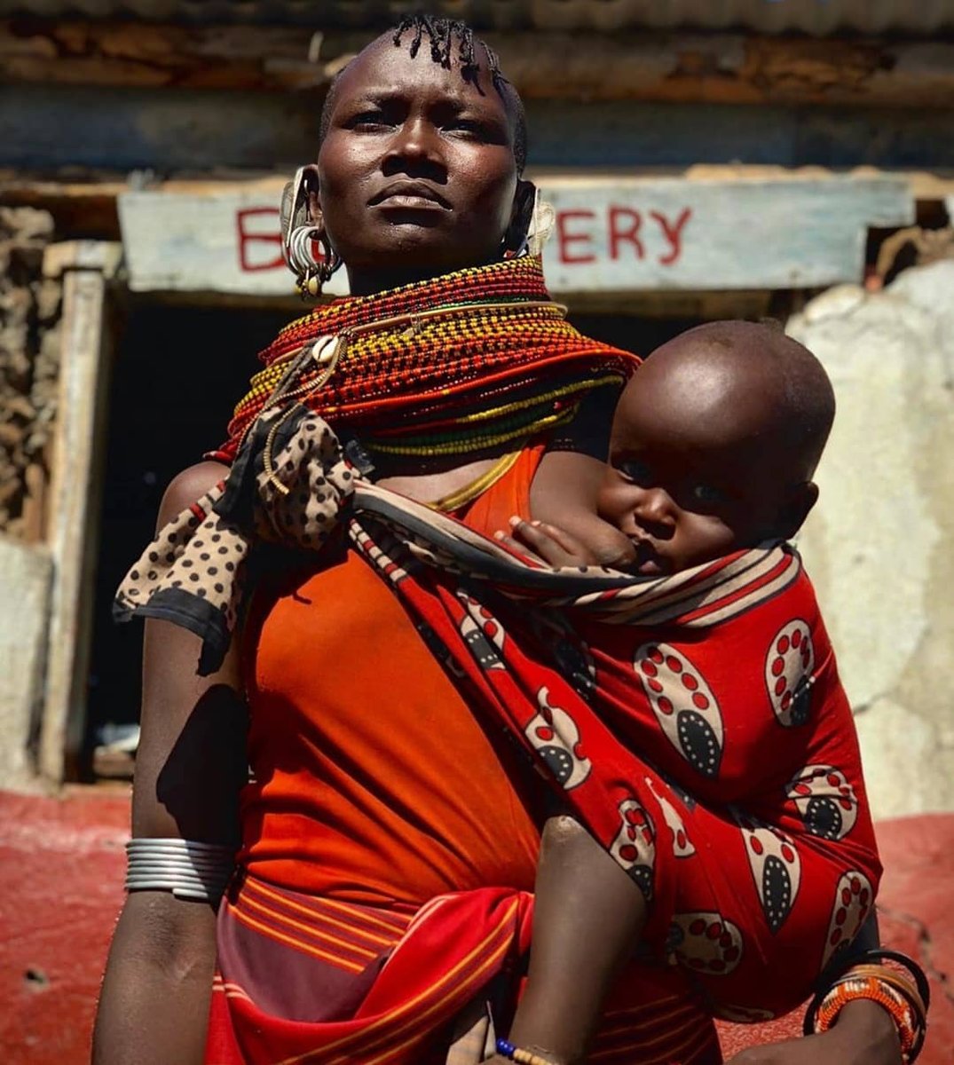 Children Of The Dark Continent (@cotdc) on Twitter photo *Portraits* Mother & Child’
“Colors of the Earth, colors of Us” as captured by <a href="/brianmsafiri/">brianmsafiri</a> in #Turkana, Kenya
🇰🇪
#Africa #Travel #TravelAfrica #ThisIsAfrica #Kenya #ThisIsKenya #TravelKenya #VisitKenya #MagicalKenya #instagood #Photography #InstaGo #Wan *Portraits* Mother & Child’
“Colors of the Earth, colors of Us” as captured by <a href="/brianmsafiri/">brianmsafiri</a> in #Turkana, Kenya
🇰🇪
#Africa #Travel #TravelAfrica #ThisIsAfrica #Kenya #ThisIsKenya #TravelKenya #VisitKenya #MagicalKenya #instagood #Photography #InstaGo #Wan