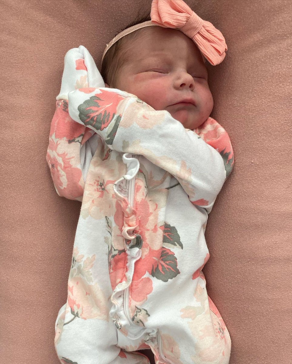 Mme Goyer would like to introduce you to our little nugget born on August 23rd. Wishing all teachers and students a great return to school! I will miss you all this year! <a href="/GregoryGrizzly1/">St. Gregory Grizzlies</a>