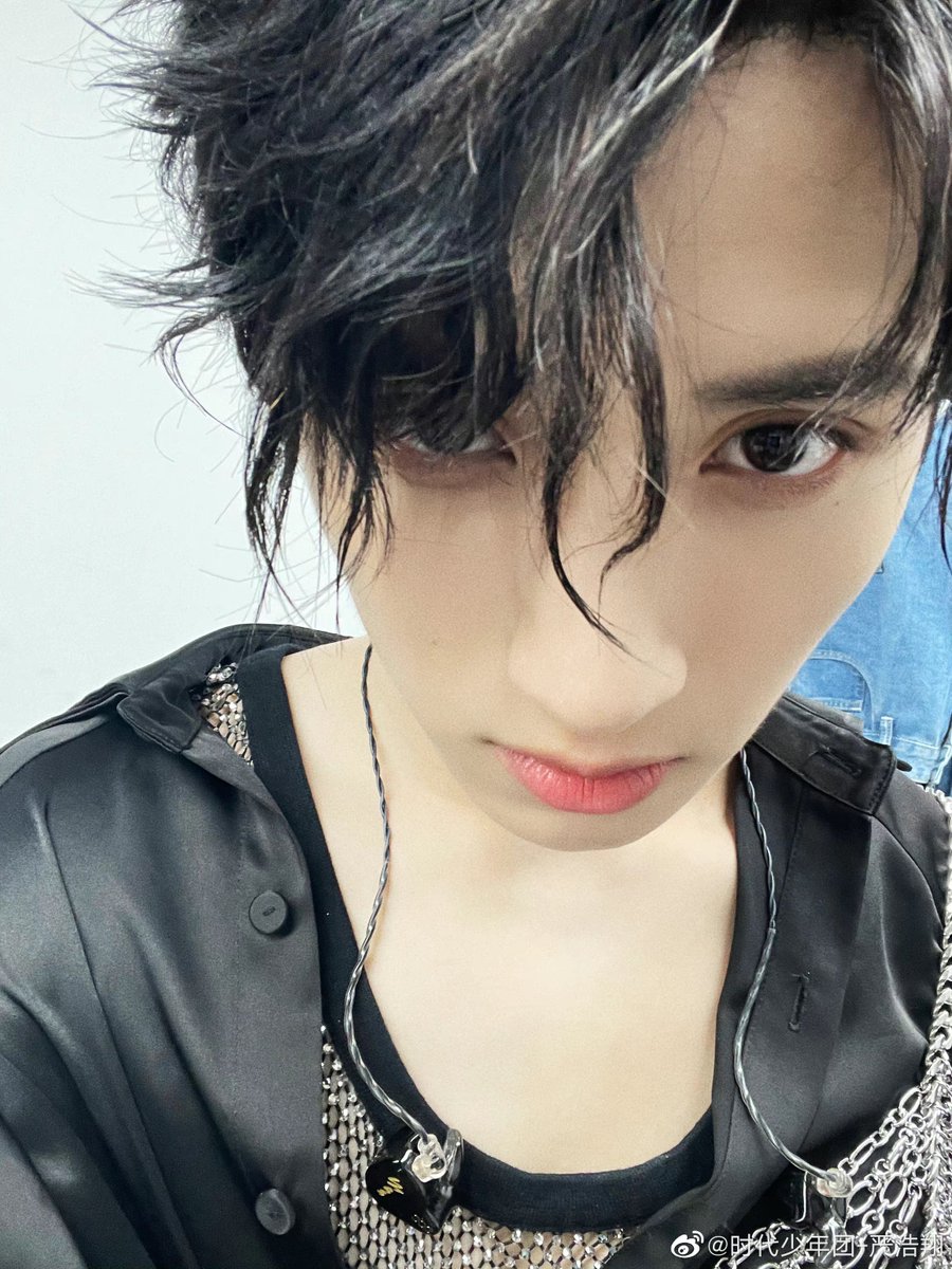 yhxpics's tweet photo. 290822
严浩翔 weibo update

“夏天，慢慢收尾。 ”

✧ #YanHaoxiang #严浩翔 #TEENSINTIMES #时代少年团 ✧ https://t.co/VFgCeKilCb