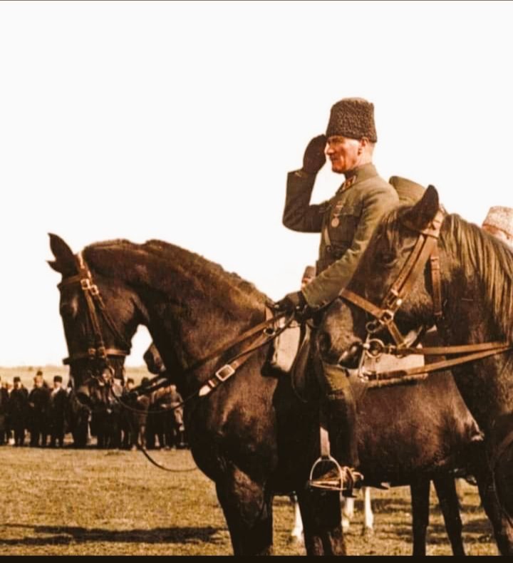 İşgalci emperyalist güçlere karşı ulusumuzun ordusuyla tek bir yumruk halinde birleşerek yazdığı destan olan 30 Ağustos Zafer Bayramı kutlu olsun. Başta önderimiz Mustafa Kemal Atatürk ve silah arkadaşları olmak üzere tüm şehit ve gazilerimizi rahmet, minnet ve saygıyla anıyoruz