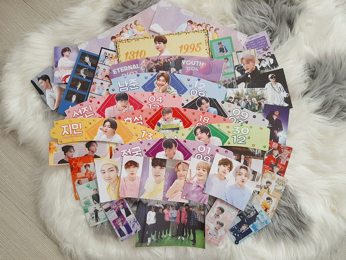 ChimmyhooC's tweet photo. mooncake &amp; freebies!😍💜 #PlaydateWithBTS https://t.co/wym9n9gr9q