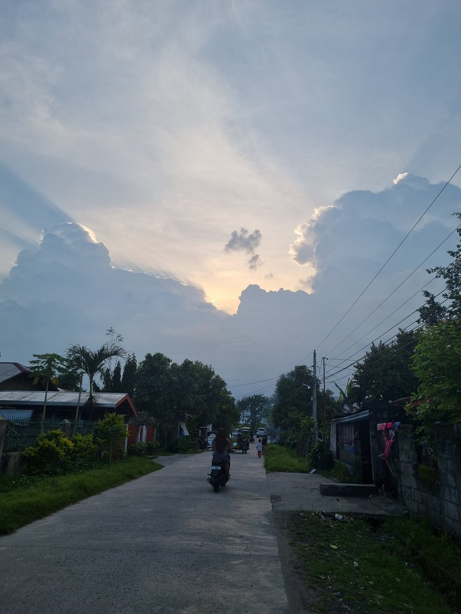 veraius's tweet photo. ☁️☁️ https://t.co/A6B0aKxOHy