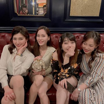 DfhUhdsf's tweet photo. 姐妹的聚会,也庆祝姐妹挖MANA赚了人民币的第一桶金 https://t.co/7neZ5X3Wbw