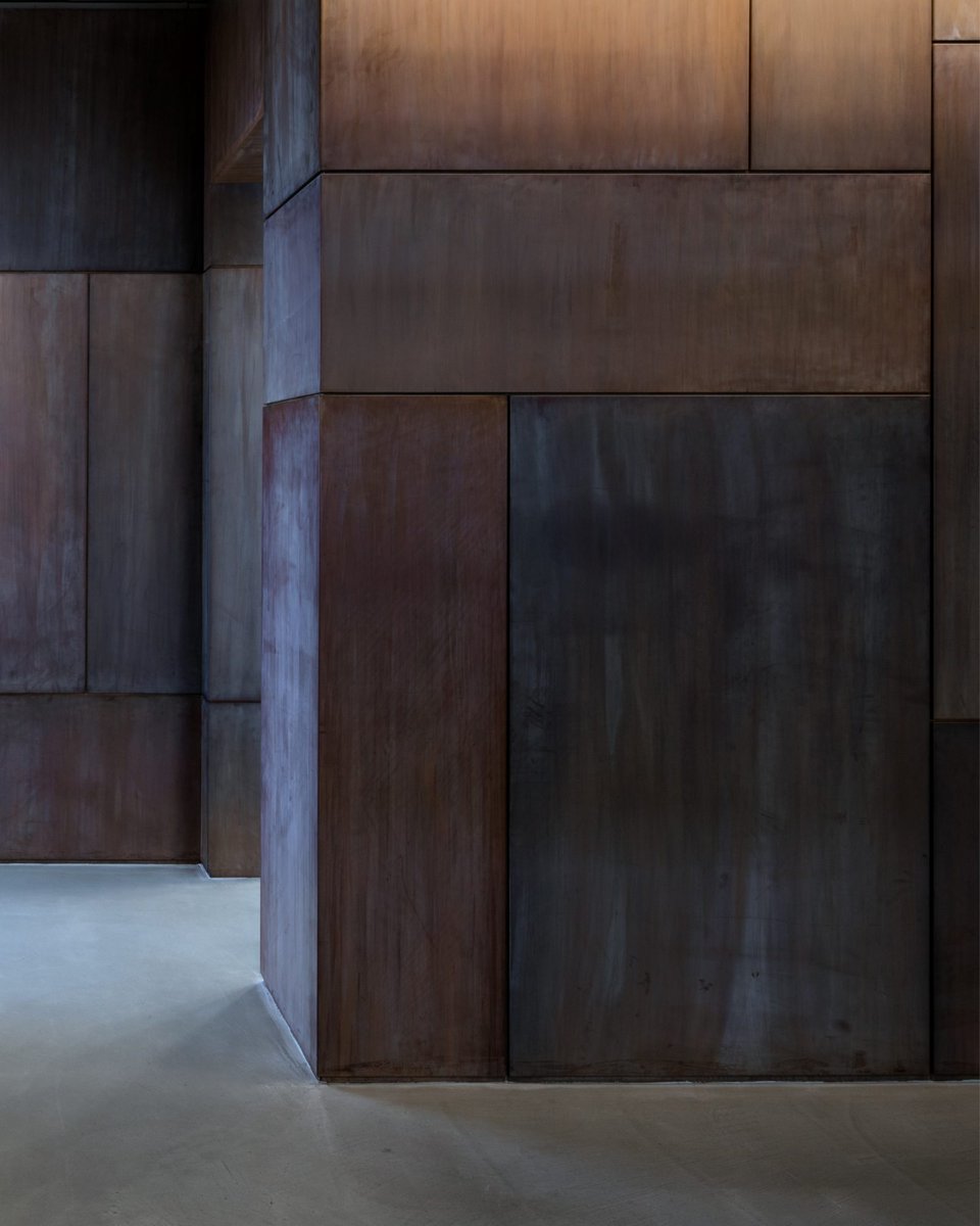 LozziSrl's tweet image. Capacità metamorfiche del metallo
#DeCastelli #boiserie #metallo #superfici