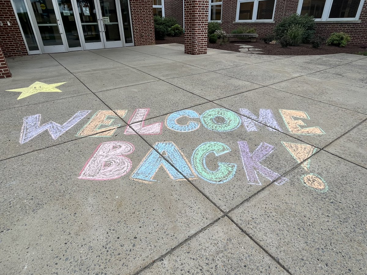 Lisa Suydam tweet media