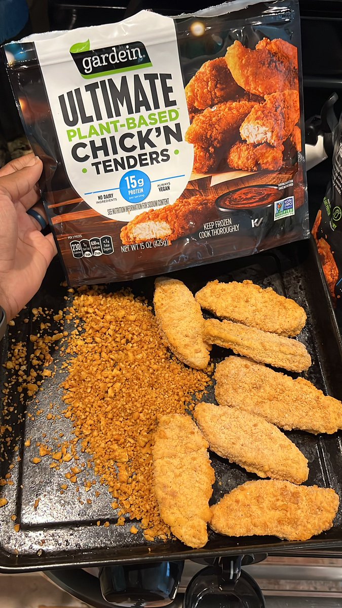 Holla_Bae's tweet photo. @gardein I’m over here busting my butt to meet my protein intake and this is what I get??? Crumbs. 🤦🏾‍♀️ shiesty https://t.co/TS8Hwxgsi4