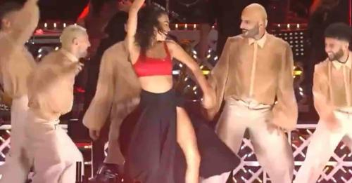 FrancoBlog49's tweet photo. Notte della Taranta Elodie incanta i centomila spettatori al grido  nn votate la Meloni https://t.co/G3zQ2XWFS3