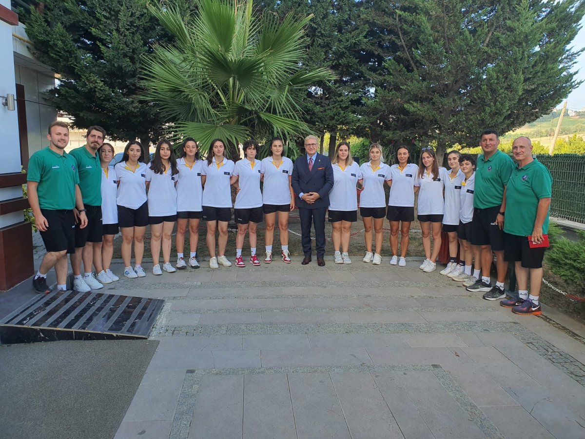 drmaydin's tweet photo. Samsun;
BİL KOLEJİ yönetici, öğretmenler ve sporcularımızla bir araya geldik. 
Gurur duyduk.
Hayırlı olur İnşaAllah.
⁦@bilkolejleri⁩ 
⁦@csuedutr⁩ 
⁦@IAUKampus⁩ https://t.co/lxMFCKF0Ot