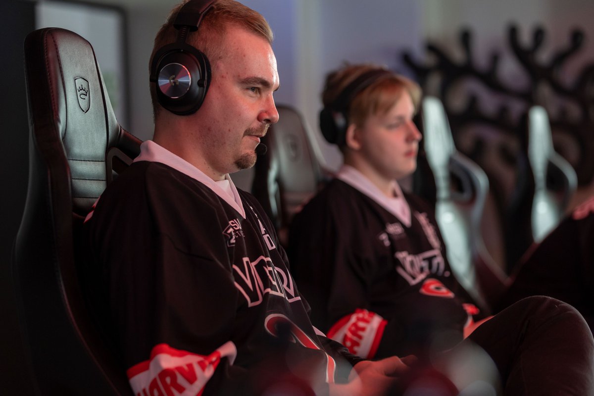 JYP_Esports's tweet photo. Edellisessä ottelussa @Otukset olivat vahvempia lukemin (2-3,1-2) GGWP! 

Tänään on uusi päivä ja uusi mahdollisuus ottaa 4 pistettä 🔥🌪️🏒

🆚: #ACEHockey
🕗: 21:30 EET
📺: https://t.co/PjachfPTYP

#esportsfi #eHSM22 #EDEnergydrink #Zaibatsu https://t.co/rKSQ8mgfPh
