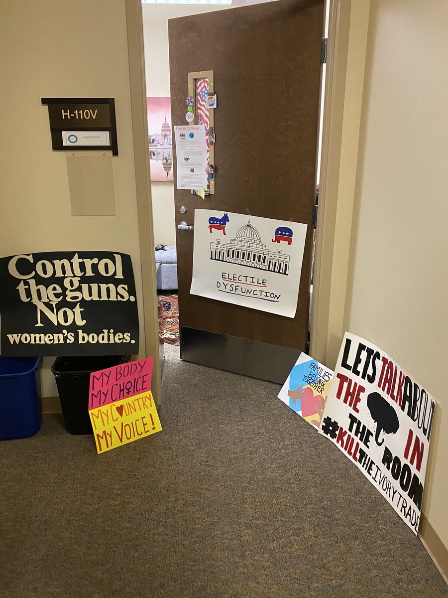 “You’re going to attend a protest, what does your sign say?” Nothing says welcome back to campus better than actual signs made by <a href="/SDMiramar/">SDMiramarCollege</a> poli sci students. Looking for a class? Join my F2F 101 or 102 classes. Talk politics and democracy in a fun and respectful environment.