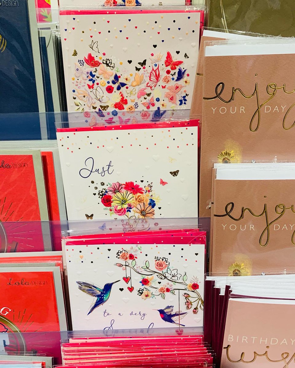 ESearleDesigns's tweet photo. Seen so many of my cards when out shopping lately! 😃 https://t.co/06U9REFCO0