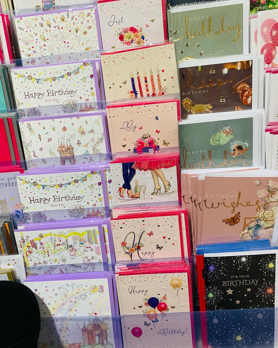 ESearleDesigns's tweet photo. Seen so many of my cards when out shopping lately! 😃 https://t.co/06U9REFCO0