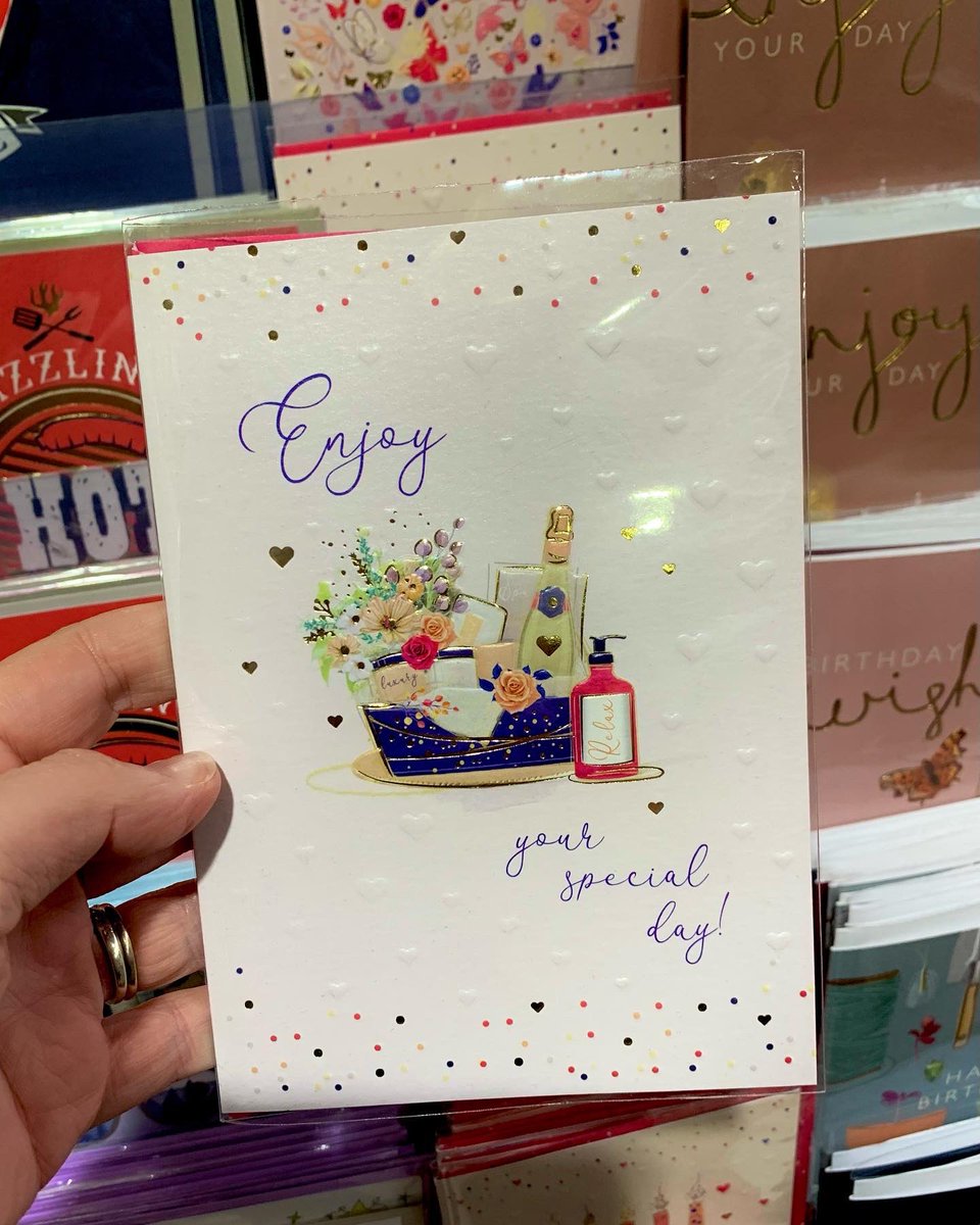 ESearleDesigns's tweet photo. Seen so many of my cards when out shopping lately! 😃 https://t.co/06U9REFCO0