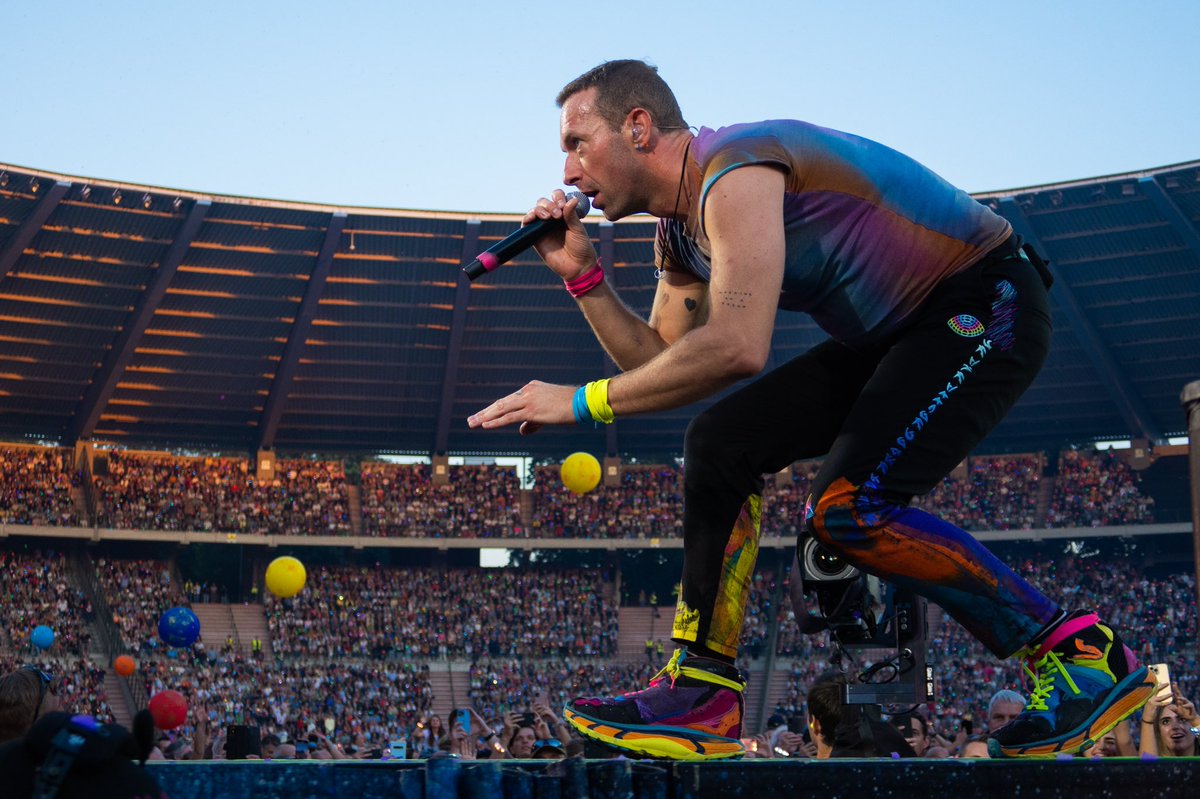 TheTimvk's tweet photo. @coldplay Sending you a mail tonight phil! ❤️ https://t.co/QUlnpeijYT