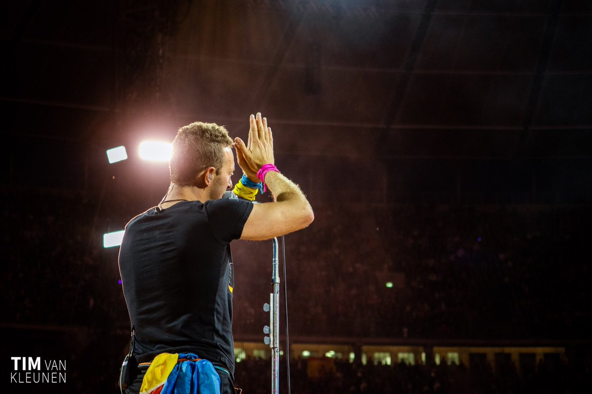 TheTimvk's tweet photo. @coldplay Sending you a mail tonight phil! ❤️ https://t.co/QUlnpeijYT