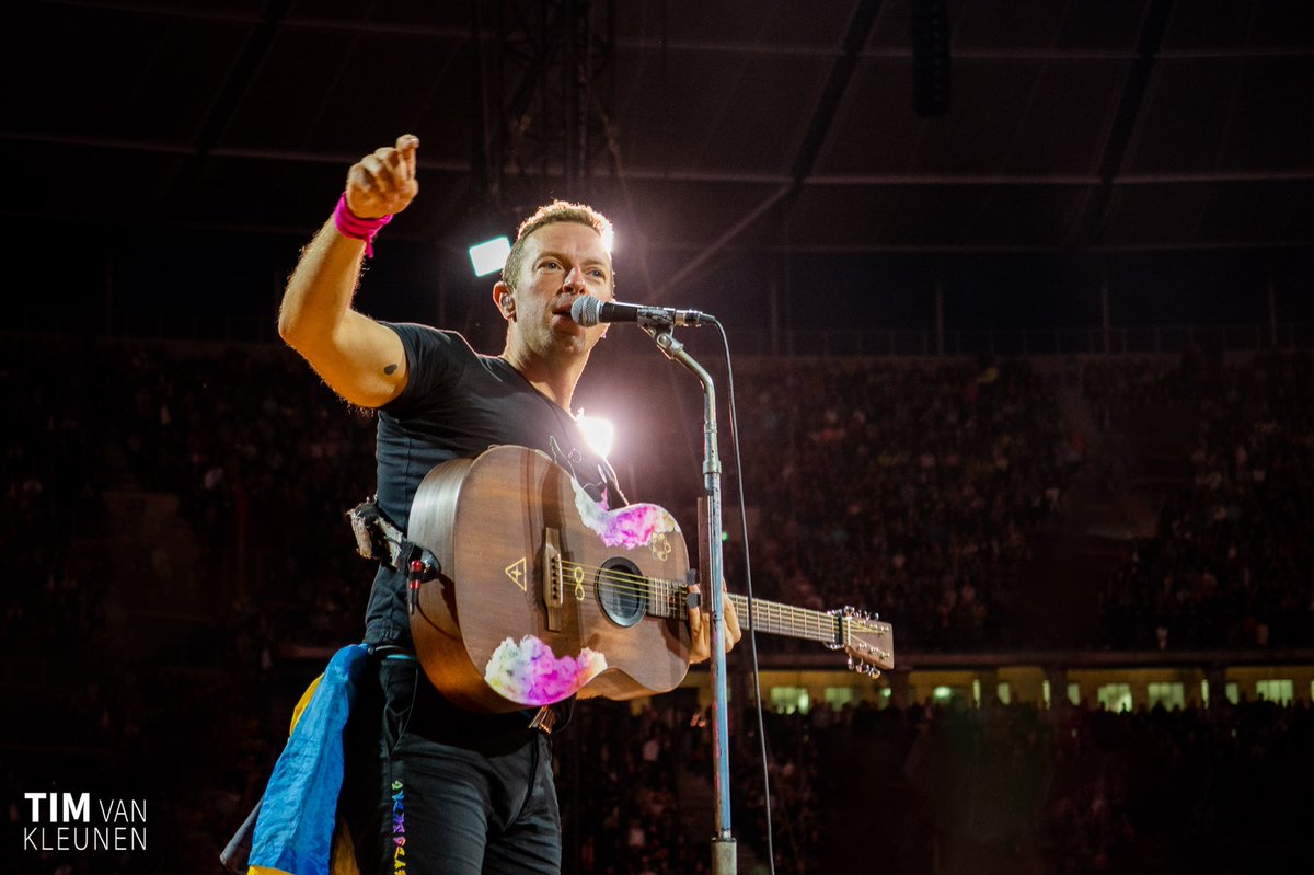 TheTimvk's tweet photo. @coldplay Sending you a mail tonight phil! ❤️ https://t.co/QUlnpeijYT